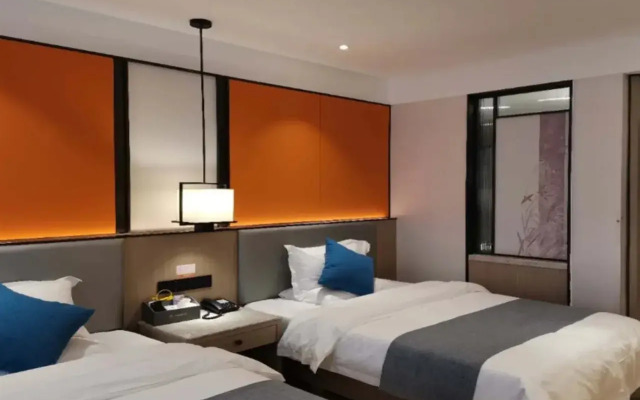 Fangyuan Business Hotel (Neixiang Nanyang)