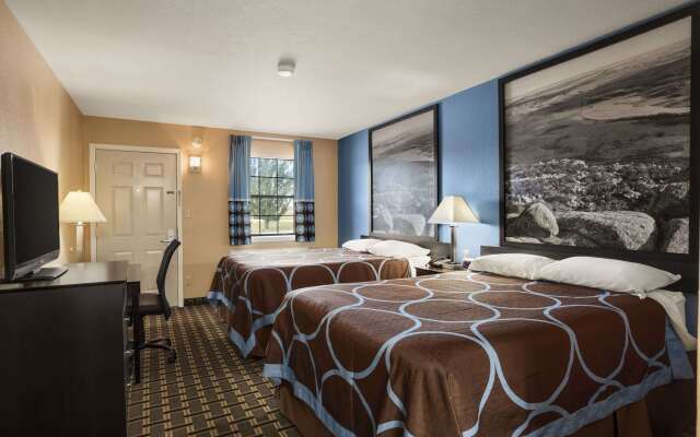 Super 8 by Wyndham Grand Prairie Southwest