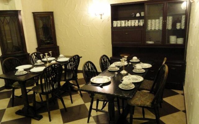 100 Pipers Hotel