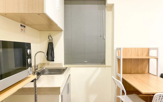 Modern Stay 2Br At Meikarta Apartment