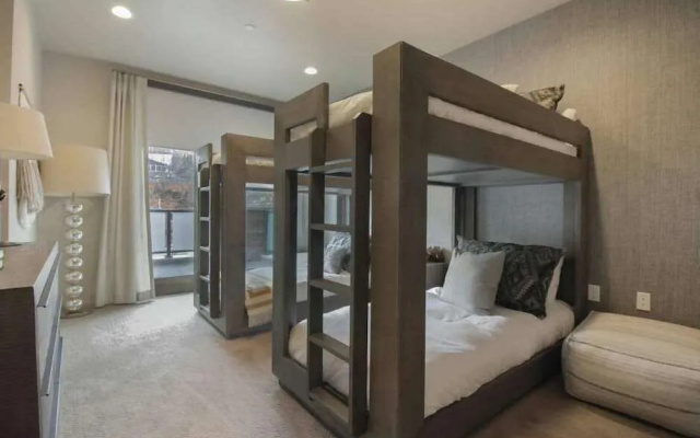 Main Street Townhome By Lespri Management