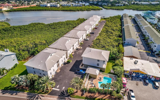 Mariner's Pointe 701