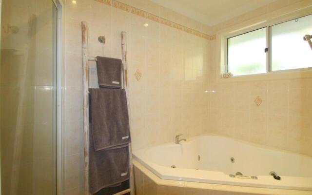 Barefoot, 32 Skyline Crescent, Crescent Head