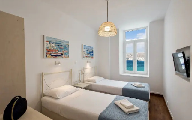 Mykonos Old Harbor Suite