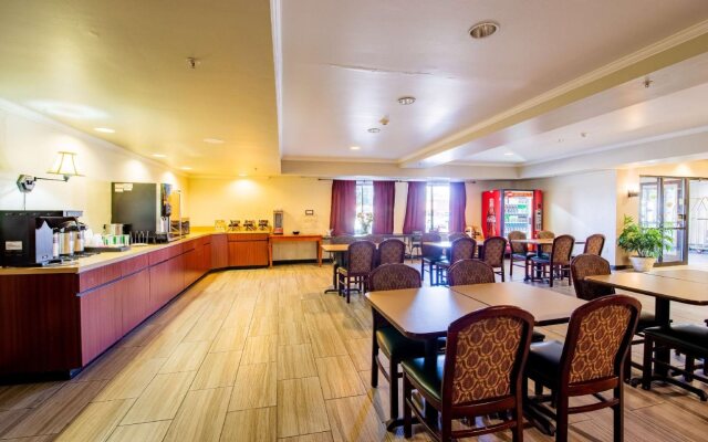 Red Roof Inn & Suites Indianapolis Airport