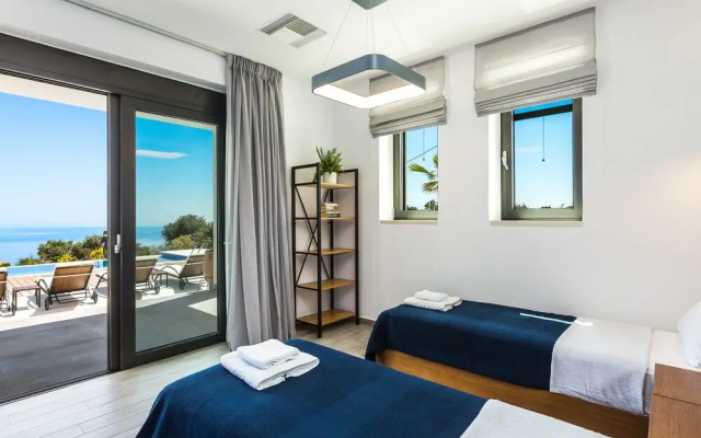 Villa Blue Skyline