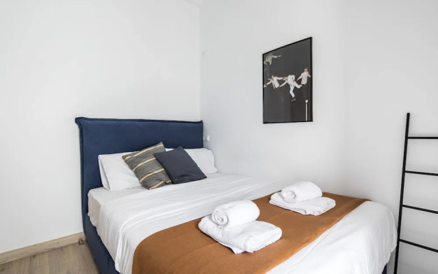 The Beatles 2-BR Apartment in Athens