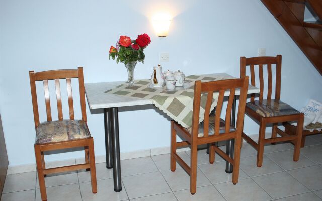 Vlycha Beach Studios & Apartments