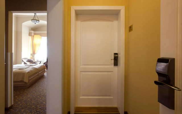 Barokk Hotel Promenád Gyor