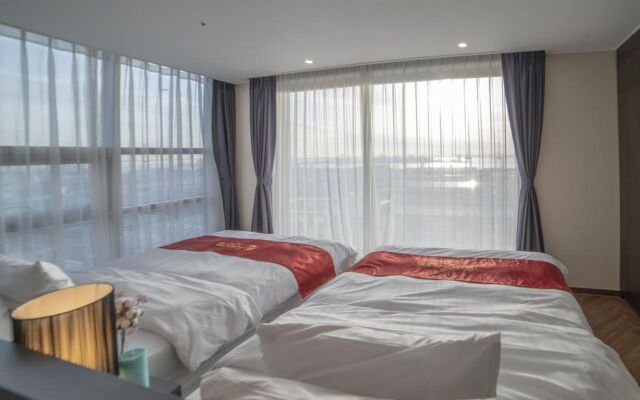 Ramada Pyeongtaek Hotel