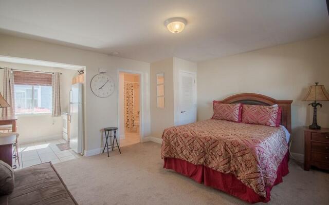 Oak Shores Studio 39