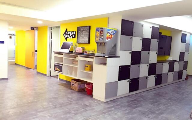 Sleep Taipei Hostel
