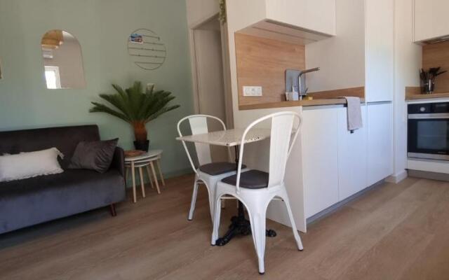 Charmant T2 Coeur de Village Avec Stationnement