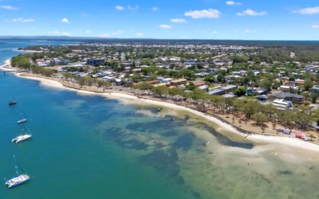 Bribie Beach Bungalow