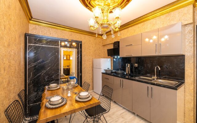 Sam Diamond Residence