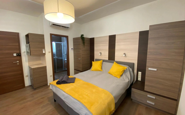 Frank & Fang Apartments MK1