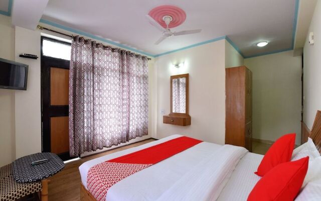 OYO 13387 Hotel Kartik