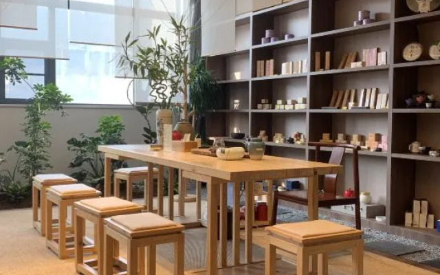 Yilong Anyun Hotel (Wuhan High-speed Rail Station Happy Valley Store)