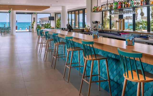 Caprici Beach Hotel & Spa