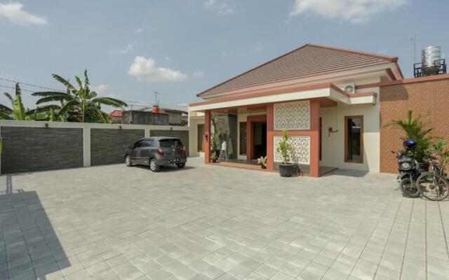 IDR Green Guest House Syariah by Reddoorz