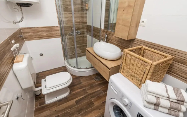 Amazing Apartment in Cres With 1 Bedrooms and Wifi