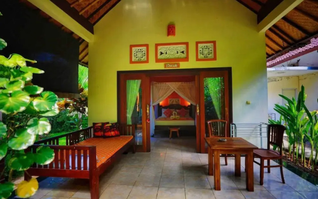 Kirana Homestay - Dusk Bungalow
