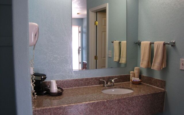 Pinn Road Inn and Suites