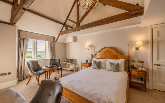 Wivenhoe House Hotel