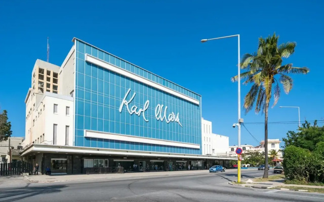 Ocean Breeze & Suites