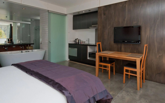 The Arrow Hotel