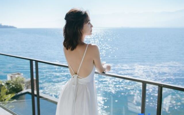 Dali Shuanglang Yinyu Jinxiangyuan Erhai Seaview Hotel