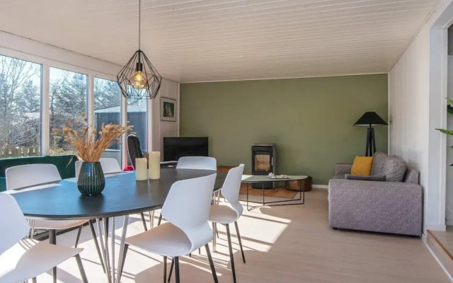 6 Person Holiday Home in Logstor