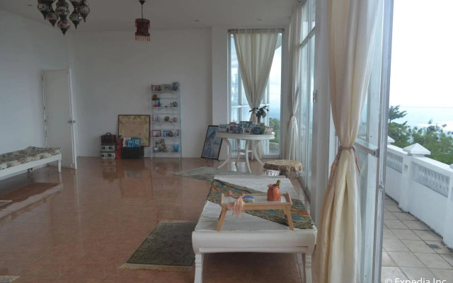 Costiera Fermiliana Tagaytay