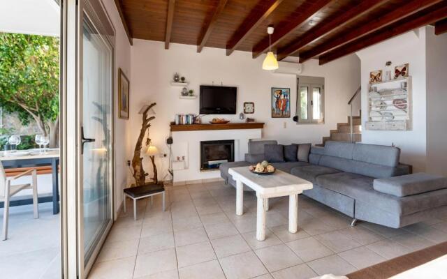 Achlia Beach Villa