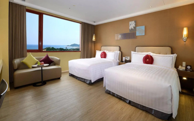 Shiny Ocean Hotel