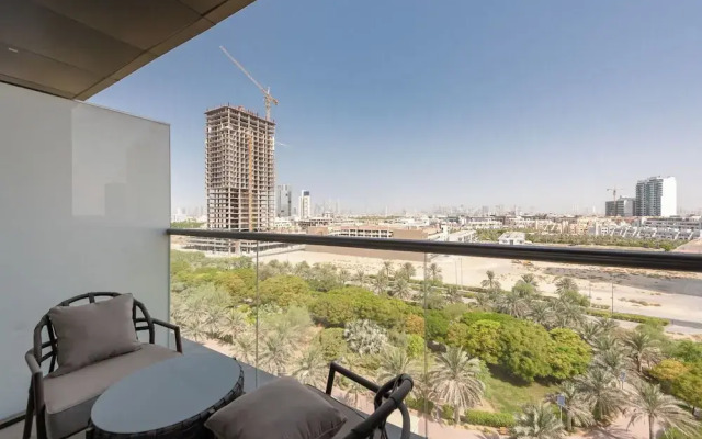 Park View Gorgeous Studio With Balcony