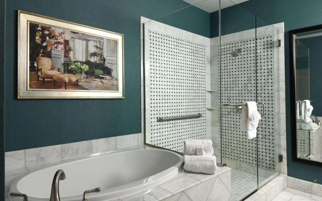 Woolley's Classic Suites Denver Airport