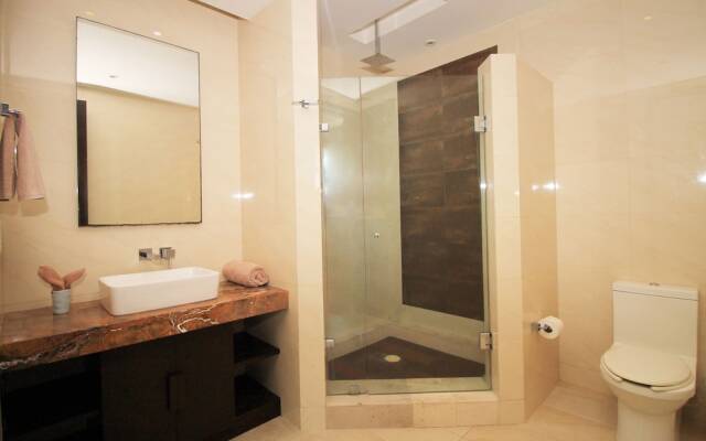 Downtown Apartment Oasis 12