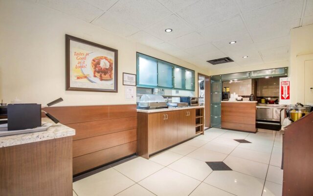 Quality Hotel & Suites