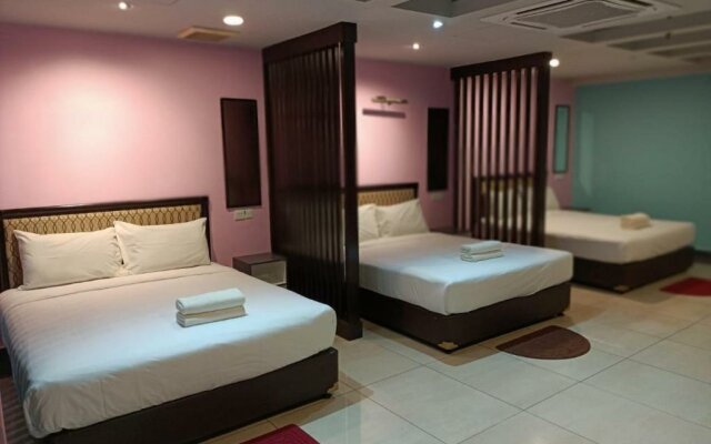 Hotel Sri Sutra PJ 222