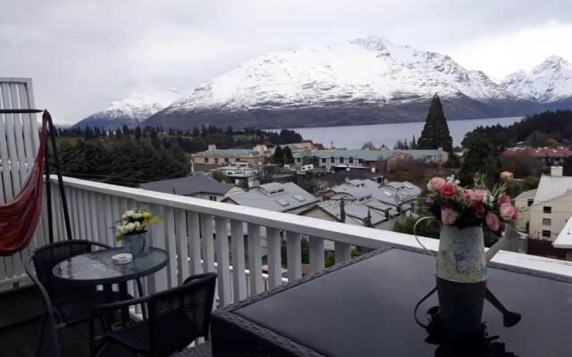 Central Lakeview Lodge and Apartments