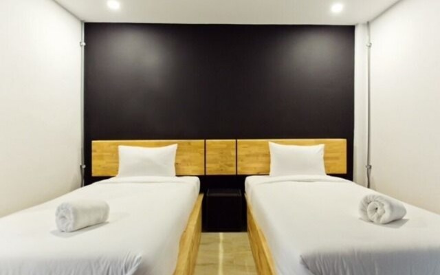 6.11 Hotel