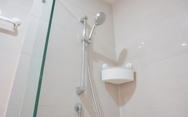 Fully Furnished And Cozy Studio At Green Sedayu Apartment