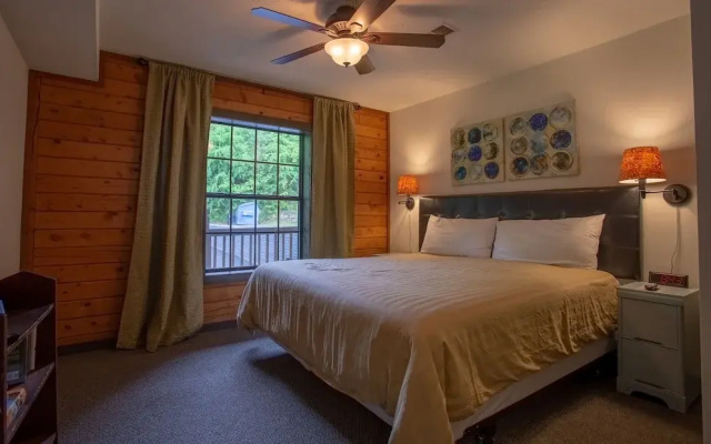 Day Dreamer 2 Bedrooms 2 Bathrooms Cabin