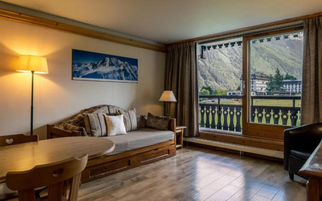 Les Balcons du Savoy