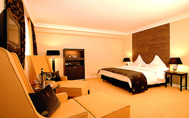 Hotel Business & More