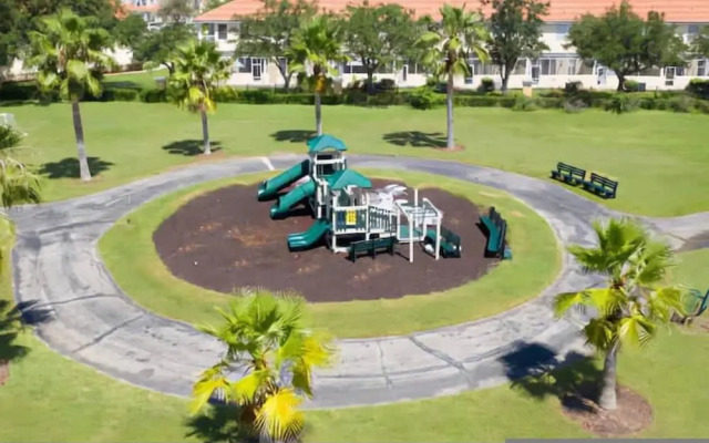 Spacious 4 bed 3 Bath Pool Home