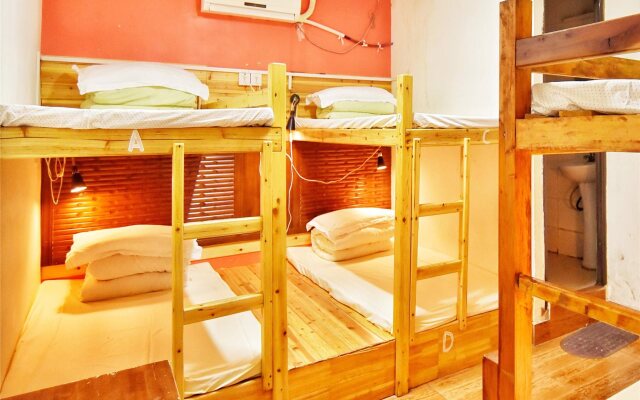Guilin La Flowers Hostel