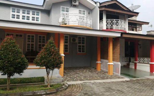 Oyo 3828 Villa Kota Bunga Blok Q
