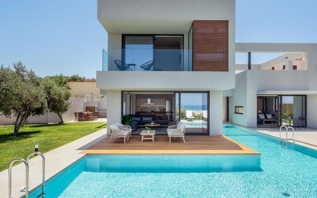 Sea View 4 Bedroom Villa With a Heated Pool